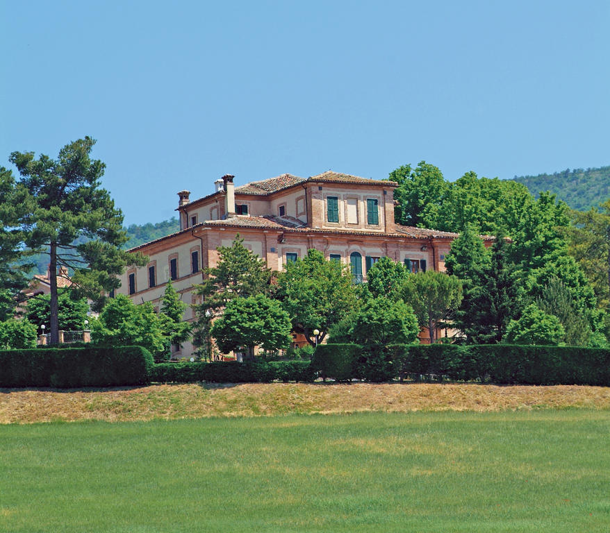 Hotel Marchese Del Grillo Fabriano Exterior foto